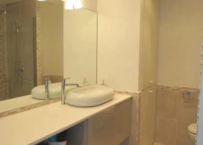 2 Pieces Climatise Face Avec Parking A - Fr-1-780-48 Apartment